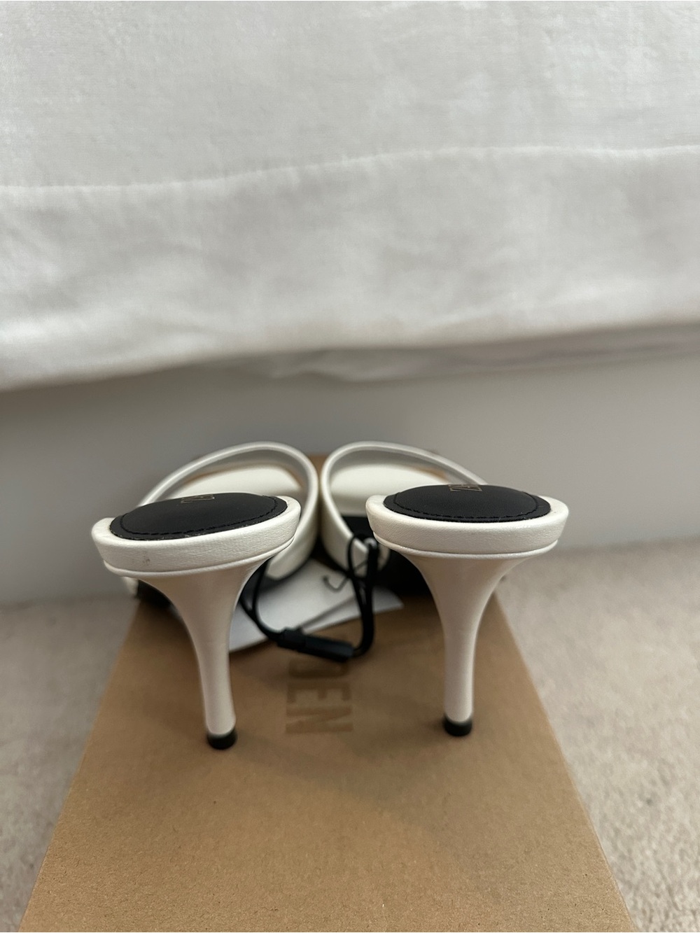 Zara White Slip-On Stiletto Mule Heels - Picture 3 of 4